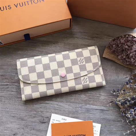 louis vuitton wallet female|More.